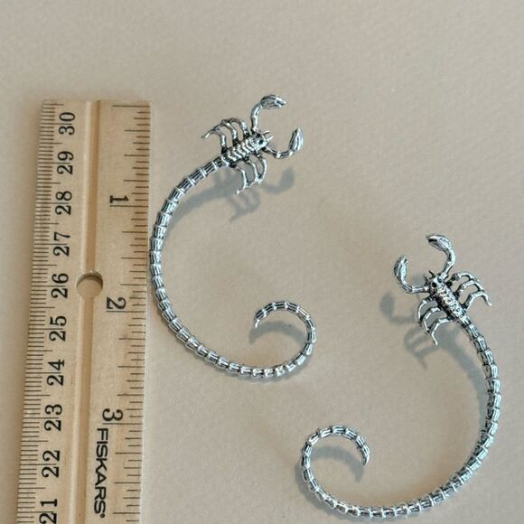 Scorpion earrings M1006 - Picture 5 of 5